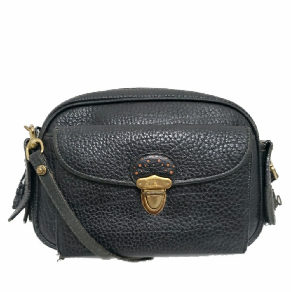 **Sold** Dooney & Bourke Vintage Kilty Black Crossbody 🦆